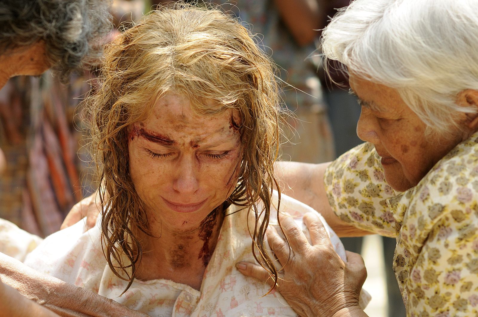 Naomi Watts en una escena de 'Lo imposible'.