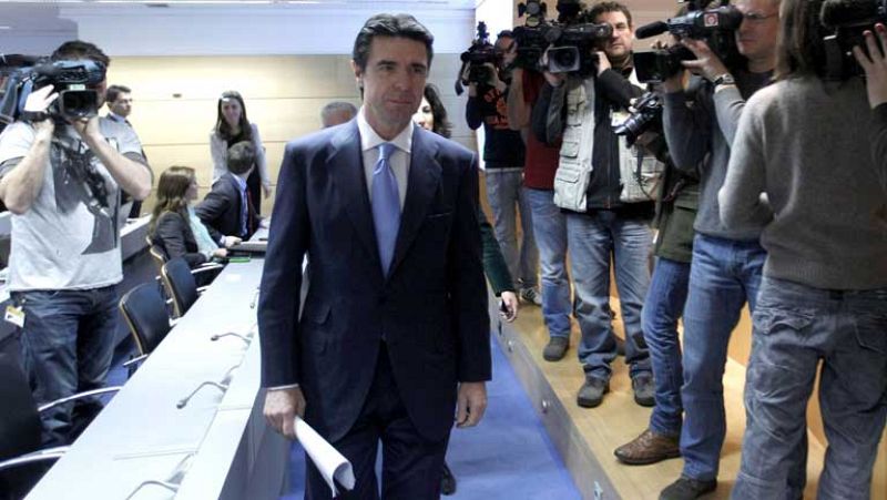 Soria suspende de momento los peajes progresivos de la luz por las críticas recibidas   