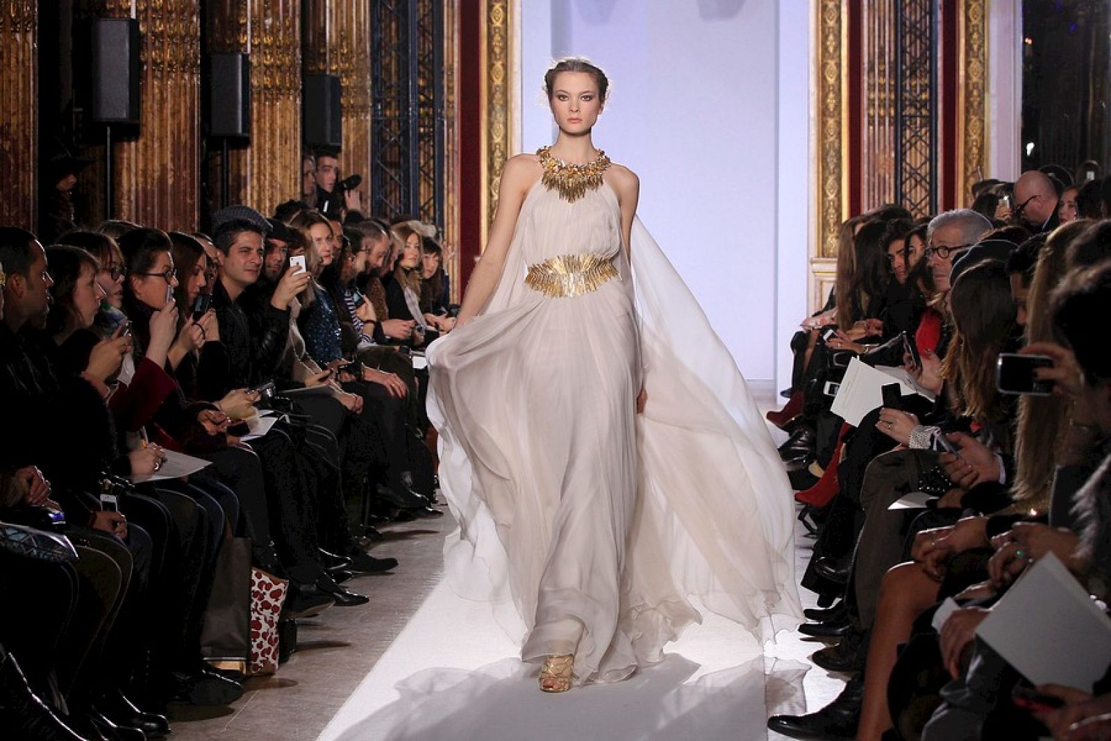 zuhair-murad-revisa-la-cultura-romana