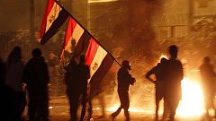 El Ejército despliega sus tropas en Suez y Morsi se reúne con el Consejo de Defensa Nacional