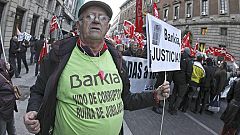 El Gobierno y el PSOE acuerdan un mecanismo de arbitraje para afectados por las preferentes