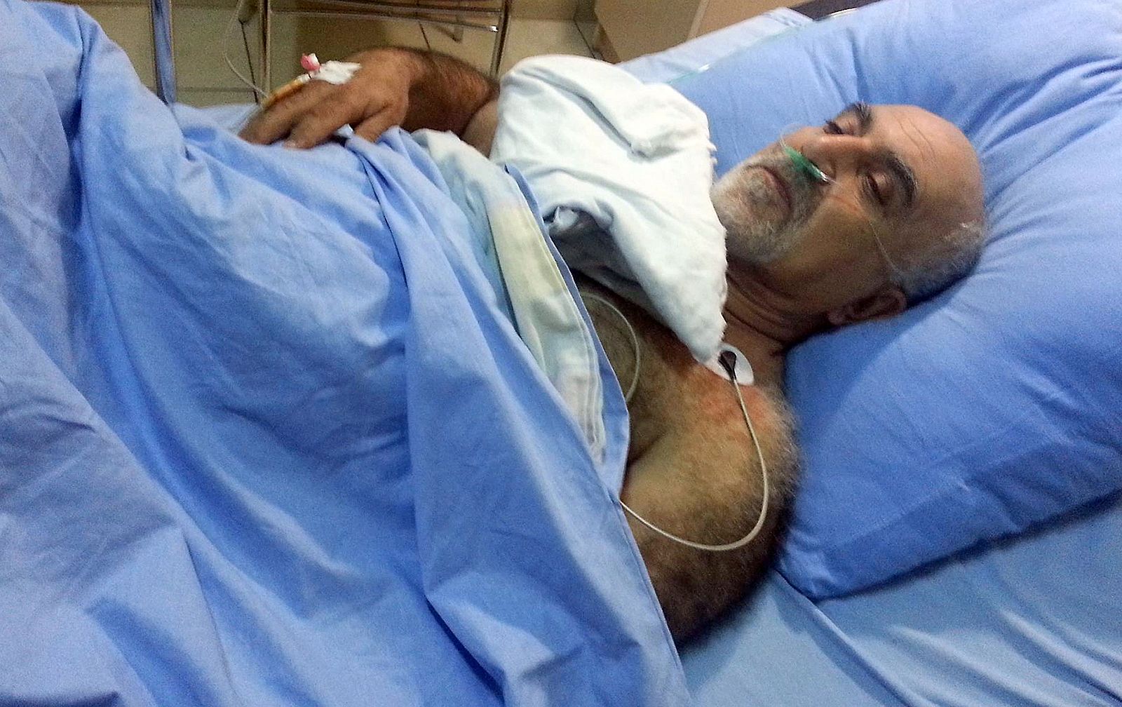 El candidato presidencial armenio Paruyr Hayrikyan se recupera en el hospital tras ser tiroteado