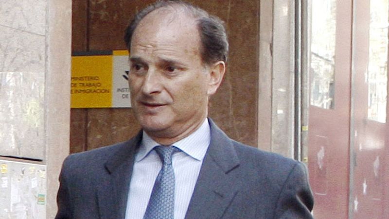 El exmarido de Ana Mato dice que la ministra es "inocente" tras negarse a declarar