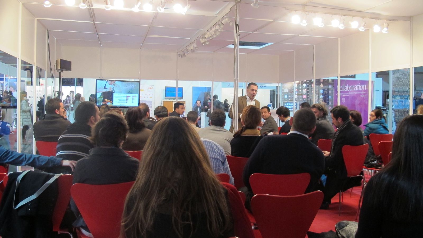 Charla sobre emprendedores Salón MiEmpresa