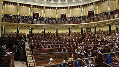 Broncas y peleas por el reloj en un Congreso de los Diputados encendido
