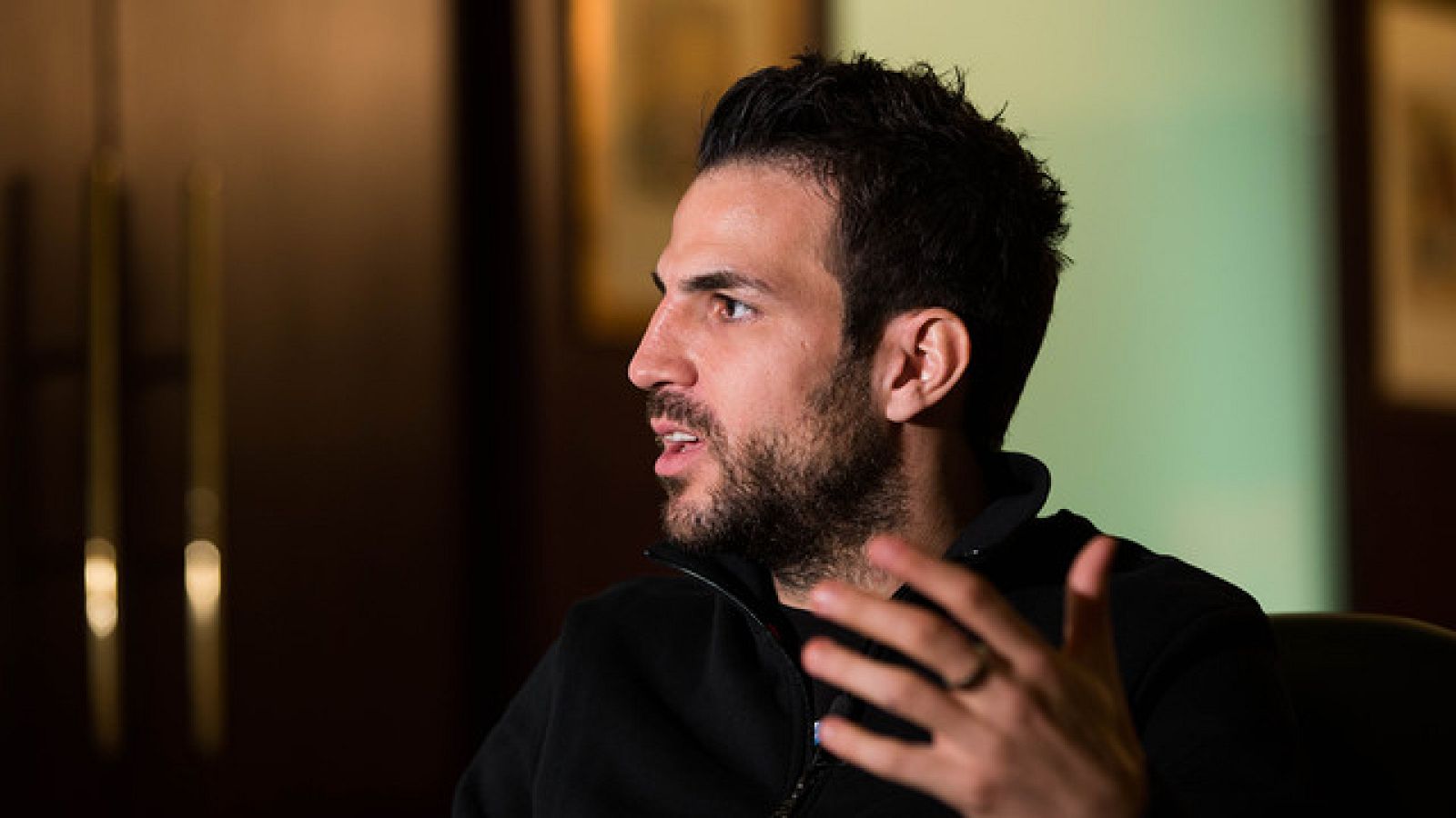 El centrocampista del FC Barcelona, Cesc Fábregas, durante la entrevista