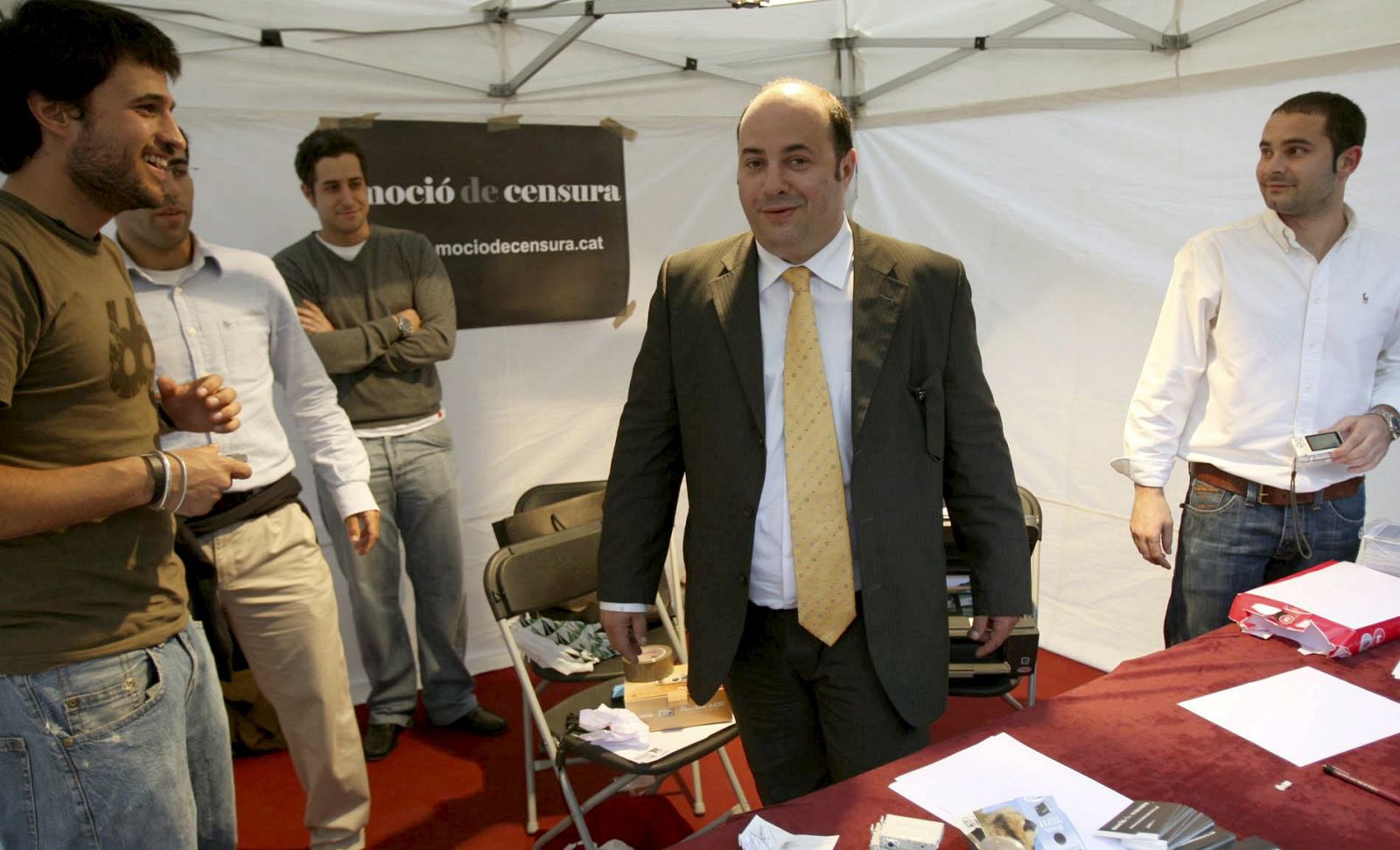 Ya van 3.500 firmas contra Laporta