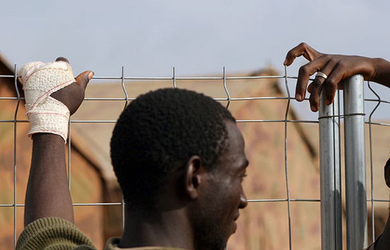 Los inmigrantes ilegales podrán ser retenidos hasta 18 meses antes de ser repatriados