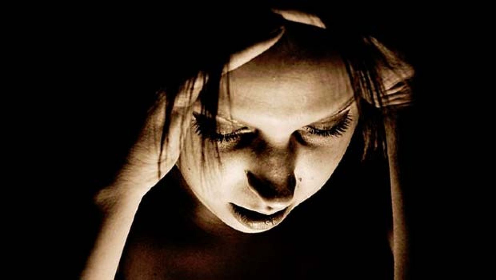 La migraña afecta a un lado de la cabeza.