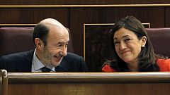 Rubalcaba defiende que Blanco no dimita y seguirá pidiendo que lo haga Rajoy