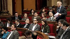 El Parlament avala la propuesta del PSC para dialogar con el Gobierno sobre la consulta
