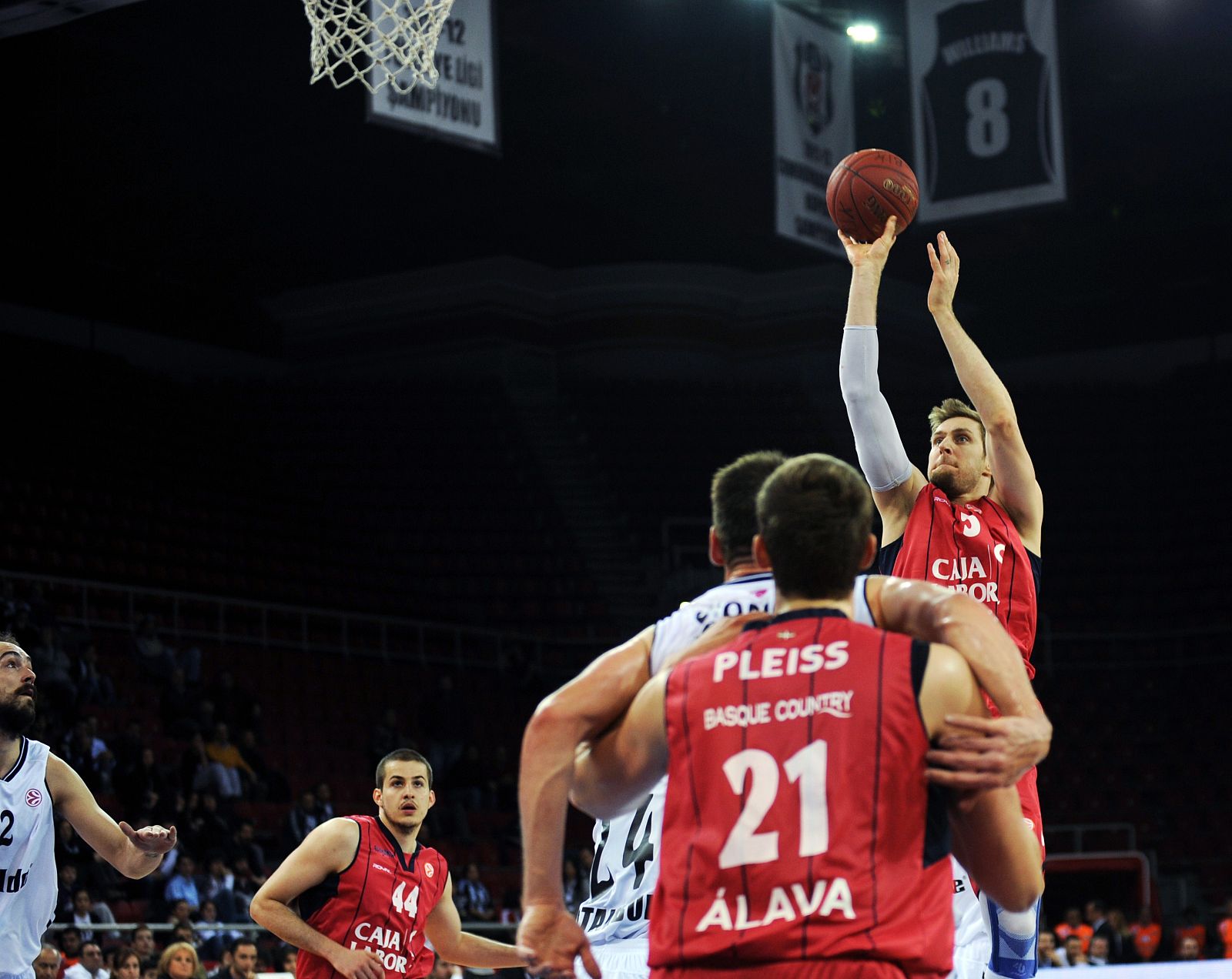 Besiktas - Caja Laboral