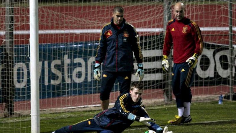 Del Bosque ya tiene equipo con una duda por despejar: Valdés o Reina