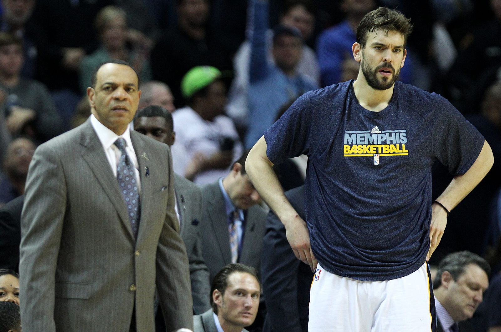 El español de los Grizzlies, Marc Gasol, no pudo jugar por lesión.