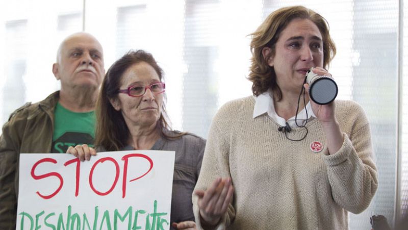 Cifuentes matiza: "Es el grupo 'Stop Desahucios' de Vizcaya el que ha apoyado a ETA"