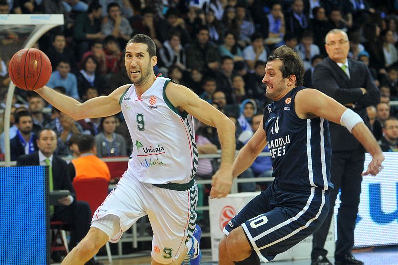 El Unicaja queda eliminado a pesar de ganar en Estambul