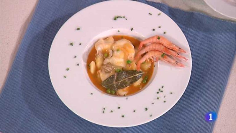 Caldero de patatas con pescado y marisco