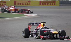 Vettel se corona "Rey de los dos mares" en Baréin por el infortunio de Alonso