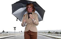 Aguirre insiste en que Rajoy sería "el primero en enterarse" si presentase su candidatura