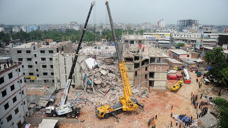 Las autoridades de Bangladesh pierden la esperanza de encontrar supervivientes