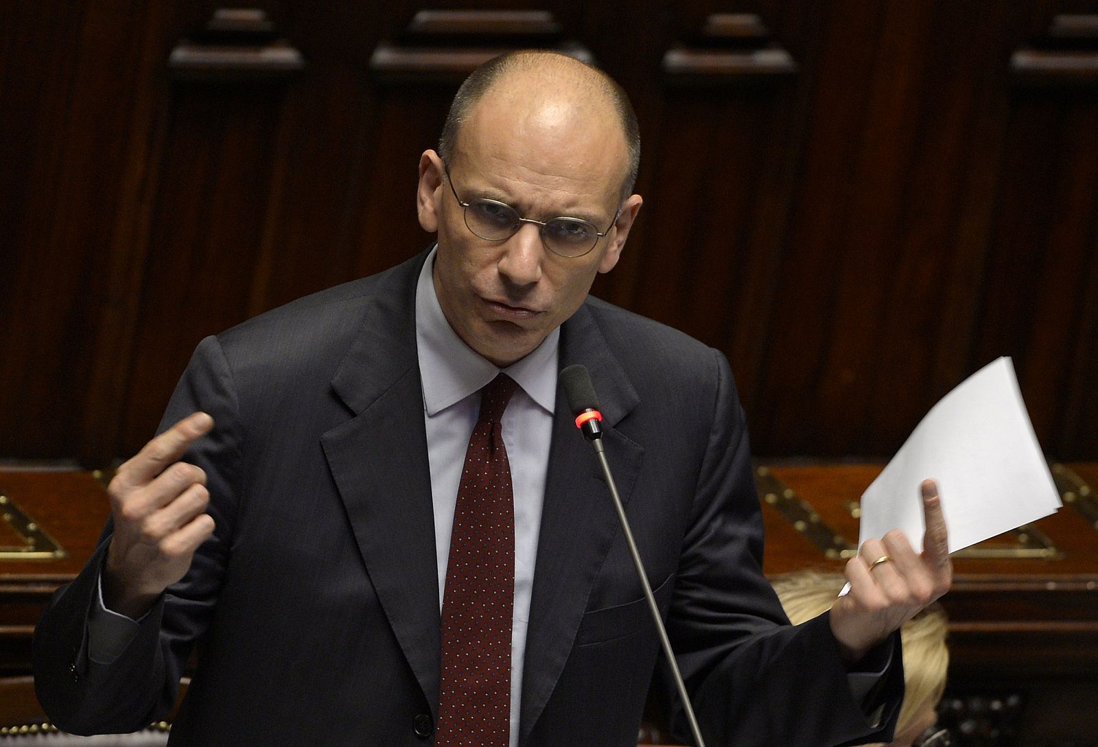 Letta se dirige al Parlamento italiano antes de la votación de investidura