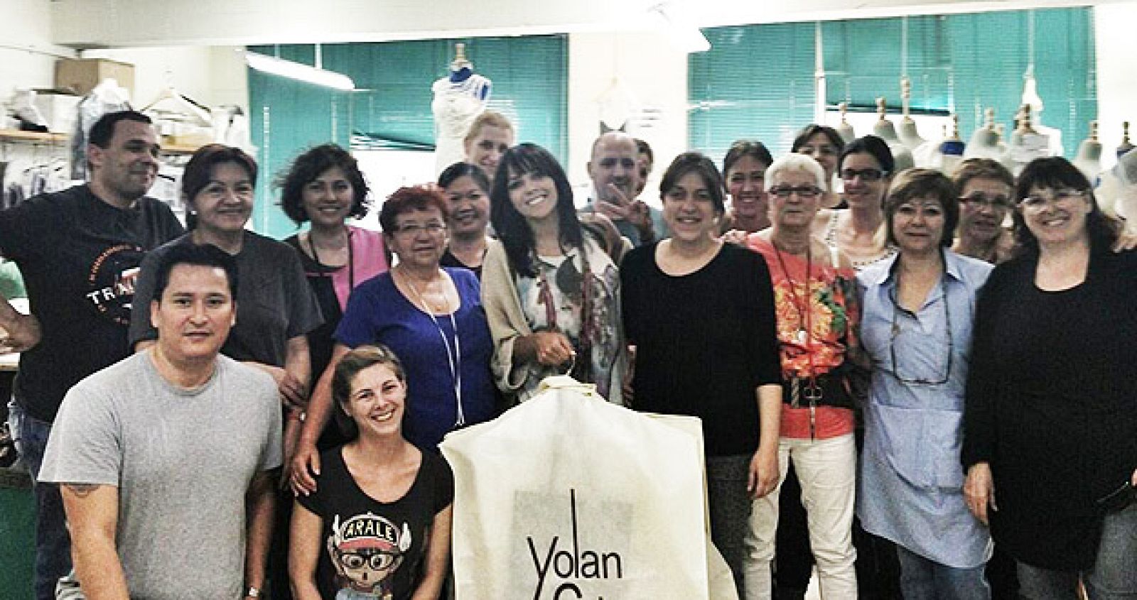 raquel-con-todo-el-equipo-de-yolancris