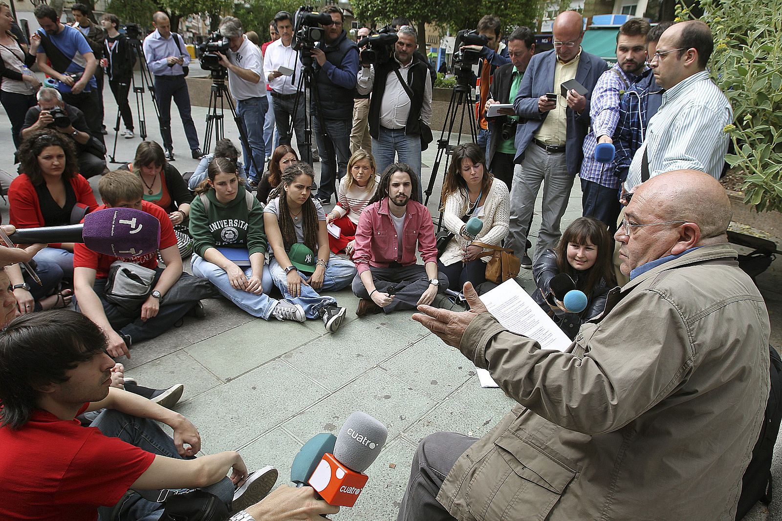 EL HERMANO DE WERT PIDE ANTE SUS ALUMNOS PLATAFORMAS DE DEBATE EDUCATIVO