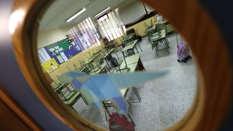 Profesores, alumnos y padres en huelga: "Lucharemos por la educación pública"