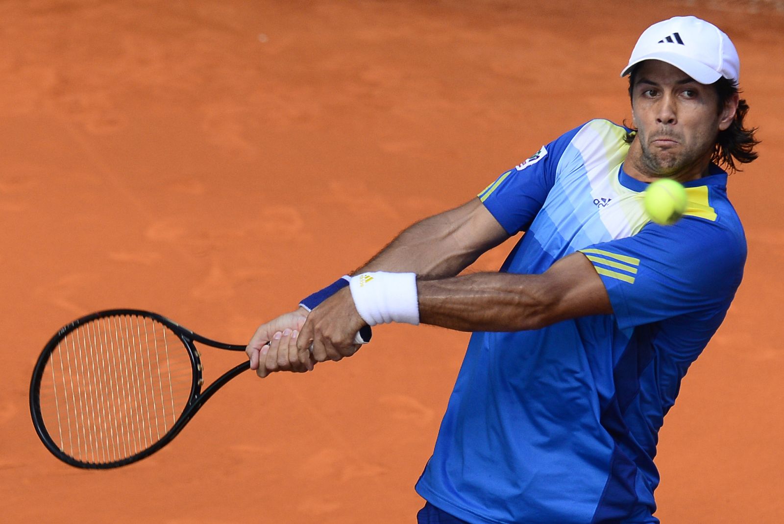 Fernando Verdasco devuelve una bola de revés