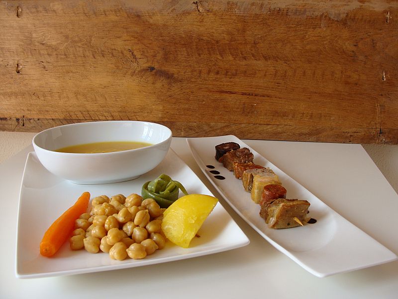 Cocido madrileo en brocheta