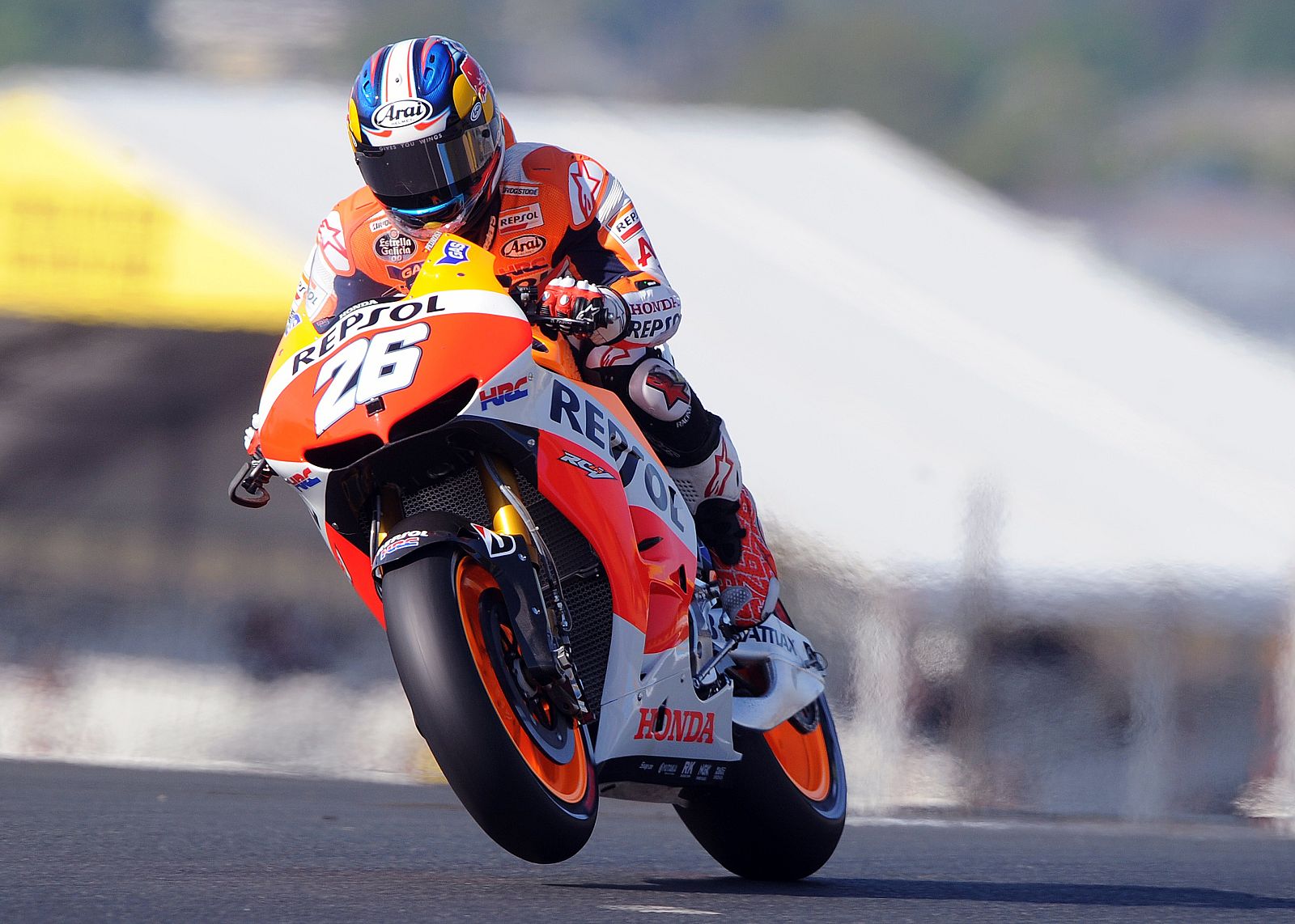 Dani Pedrosa conduce su Honda en el circuito francés de Le Mans