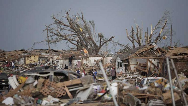 Decenas de muertos y desaparecidos por un devastador tornado en Oklahoma