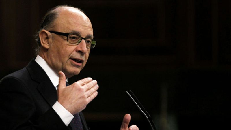 Gobierno y PP cierran filas en torno a Rajoy y piden a Aznar que deje las "añoranzas"