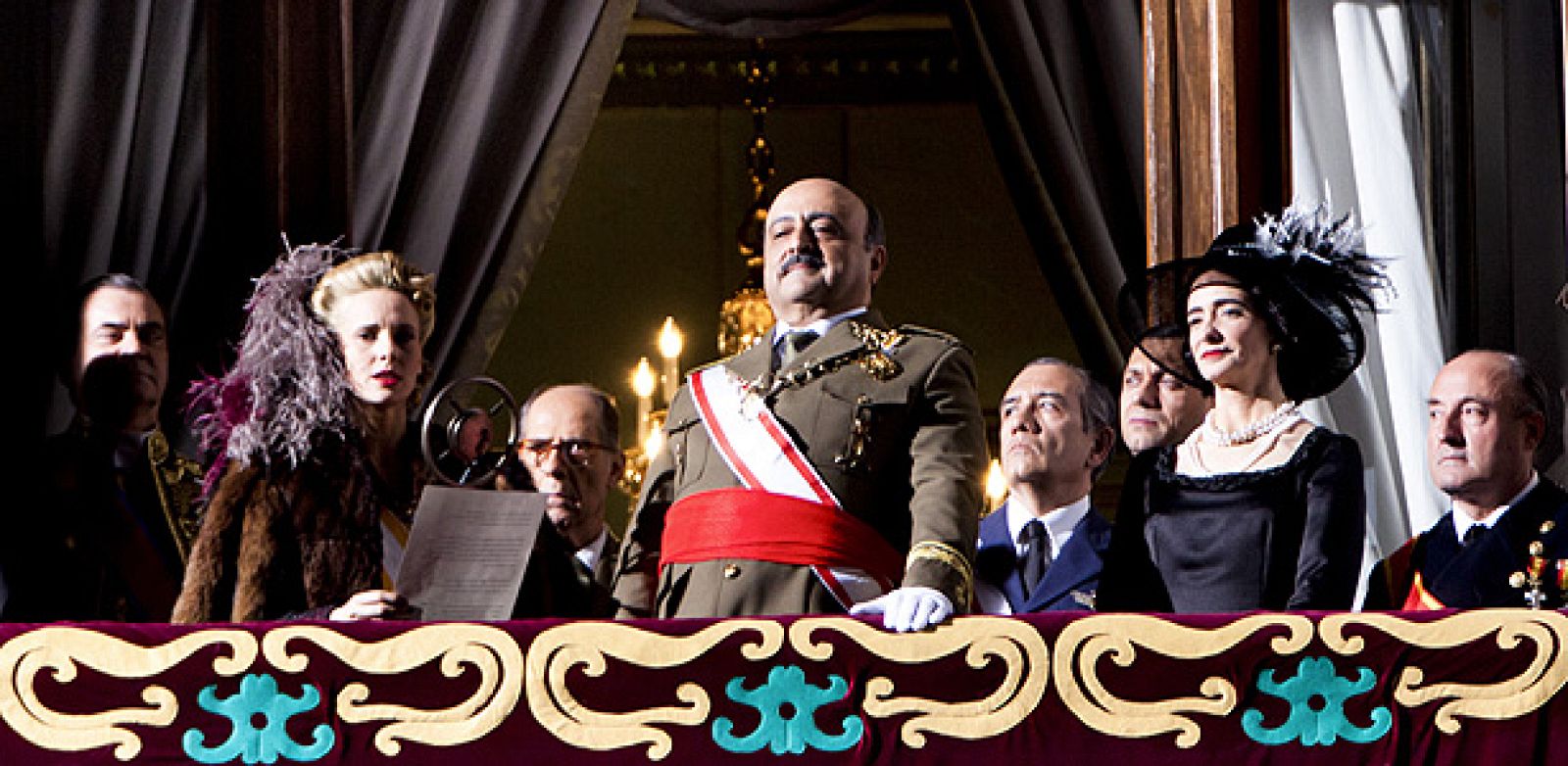 Julieta Cardinali, Jesús Castejón y Ana Torrent en una escena de 'Carta a Eva'