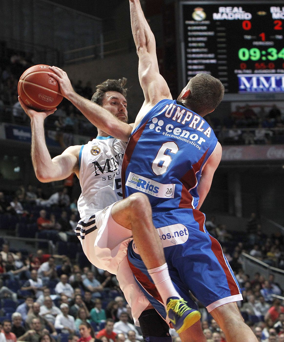 REAL MADRID BLUSENS MONBUS