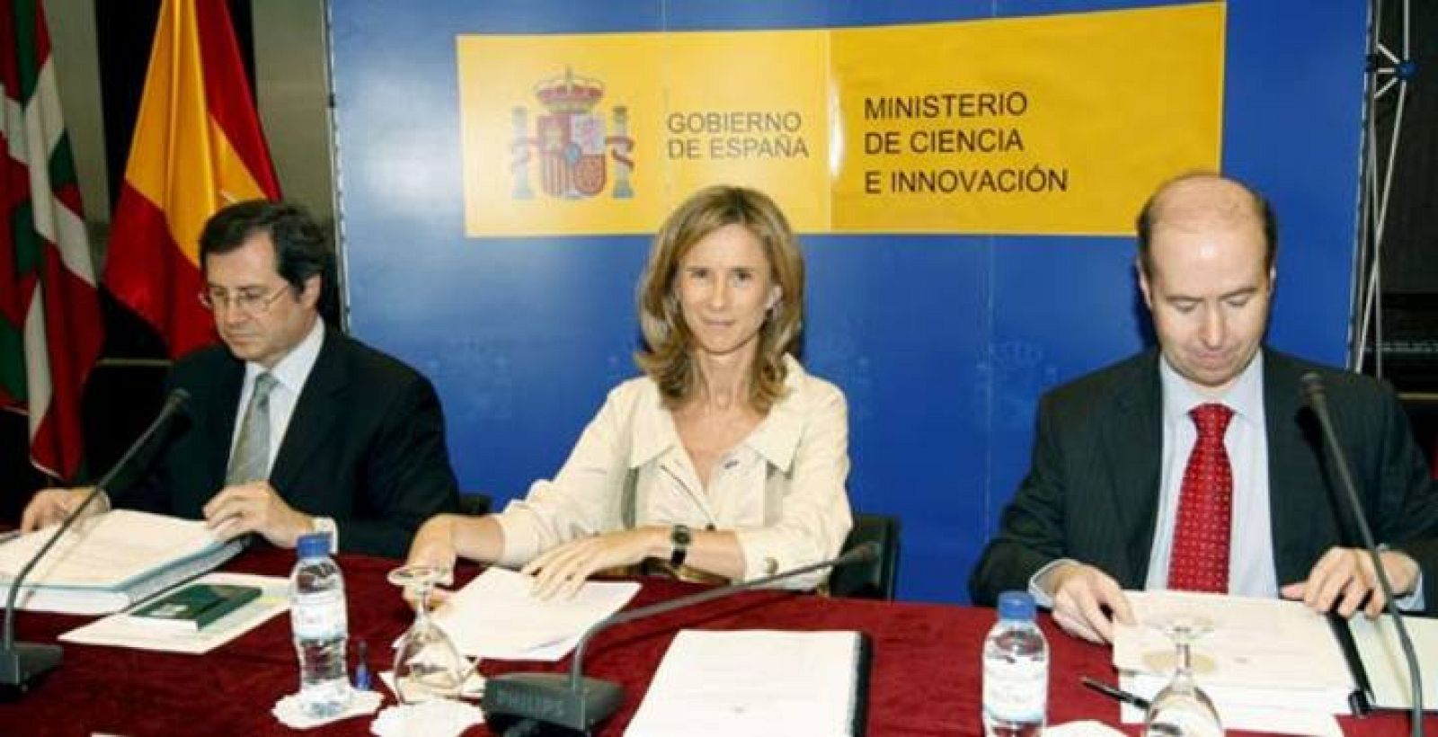 Cristina Garmendia se reune por primera vez con los rectores