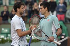 Djokovic no da opción a Dimitrov y Sharapova sufre para pasar a octavos de final en Roland Garros