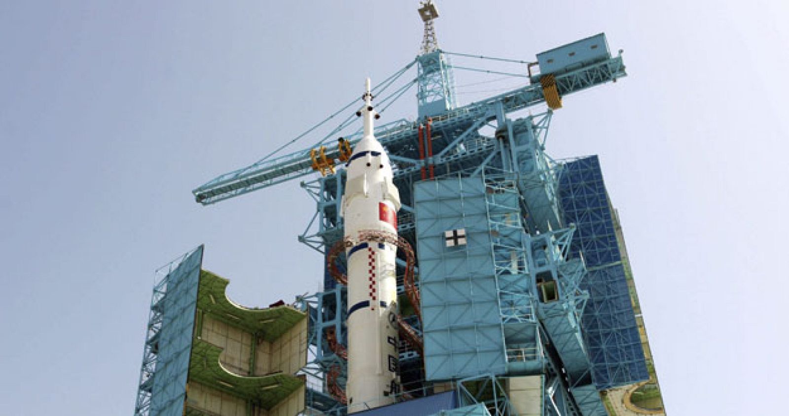 La nave "Shenzhou X", preparada en Centro de Lanzamiento de Jiuquan, China