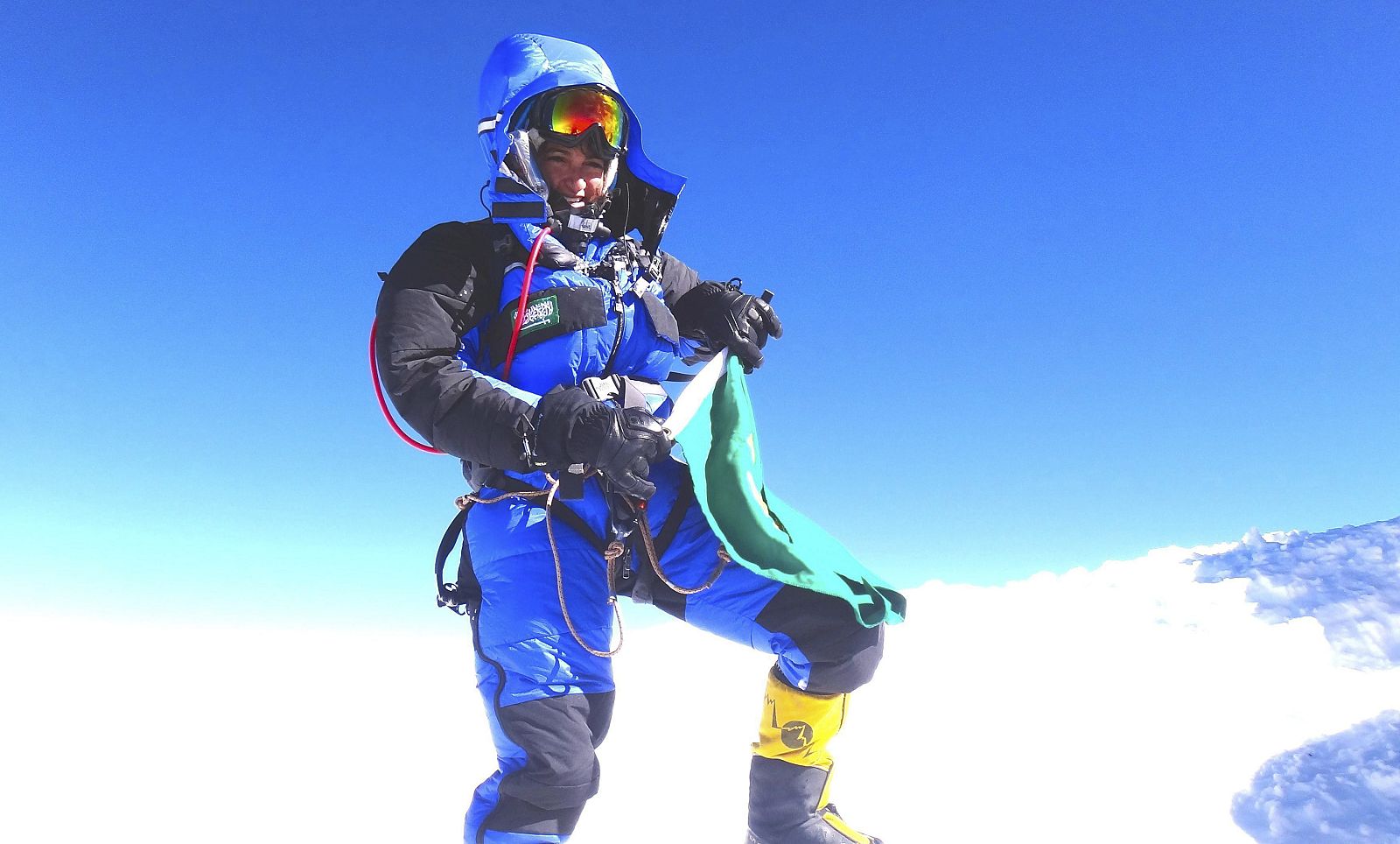 PRIMERA MUJER EN ALCANZAR LA CIMA DEL EVEREST