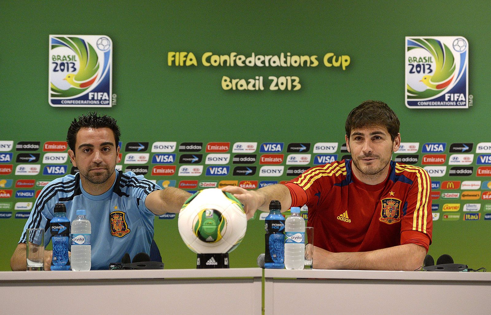 Xavi Hernández e Íker Casillas, en rueda de prensa
