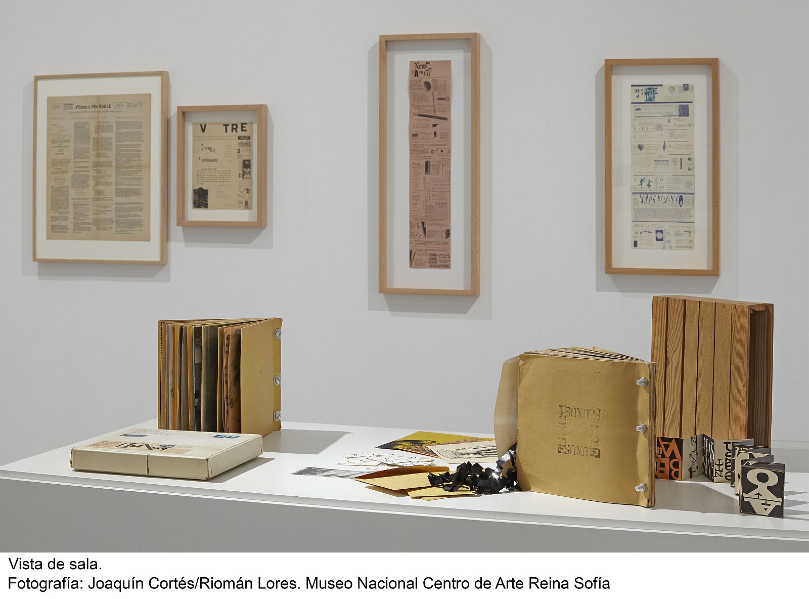 Vista de una sala de la exposición instalada en el Reina Sofía