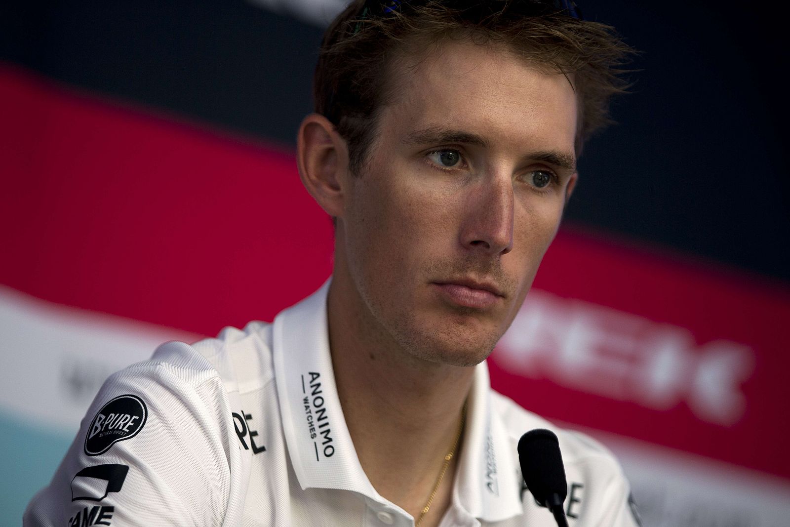 Imagen del ciclista Andy Schleck en la rueda de prensa.