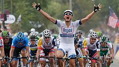 Kittel se apunta la primera etapa y Contador se ve envuelto en una caída