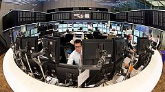 La prima de riesgo cae hasta 288 puntos y el Ibex recupera los 7.900 tras subir un 1,86%