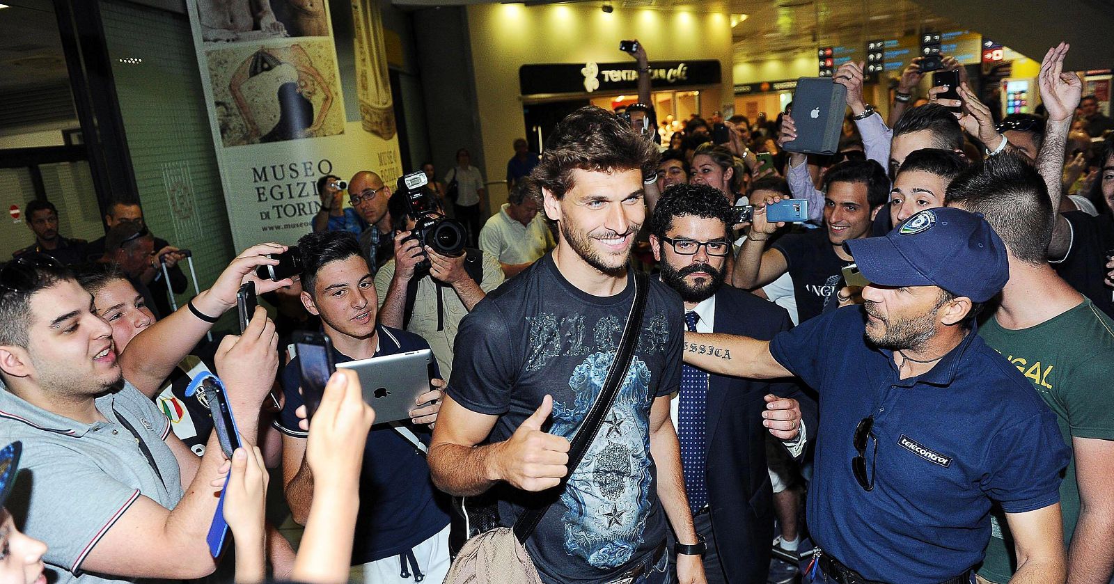 FERNANDO LLORENTE NUEVO DELANTERO DE LA JUVENTUS