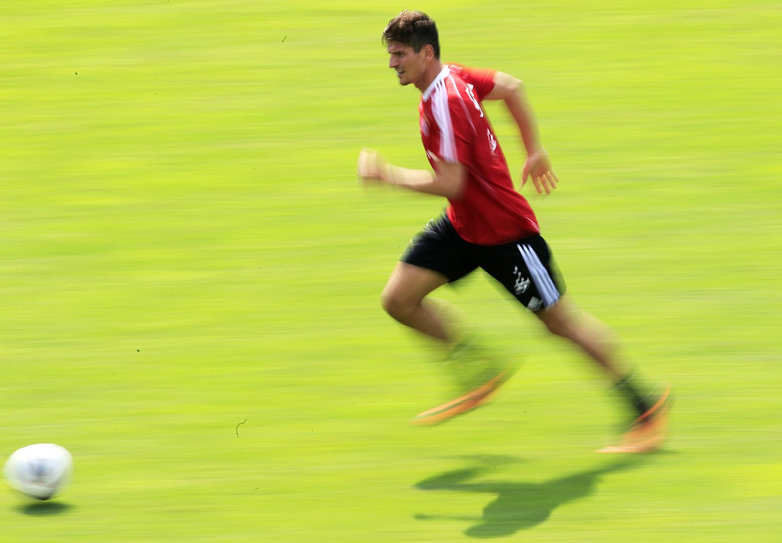 Bayern Munchen's Gomez controls the ball during a training session in Arco