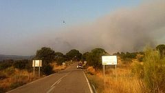 Desalojan una urbanización de Madrid por un incendio en Almorox,Toledo