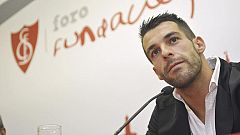 Negredo se va entre lágrimas y "agradecido por estos cuatro años fantásticos" en Sevilla
