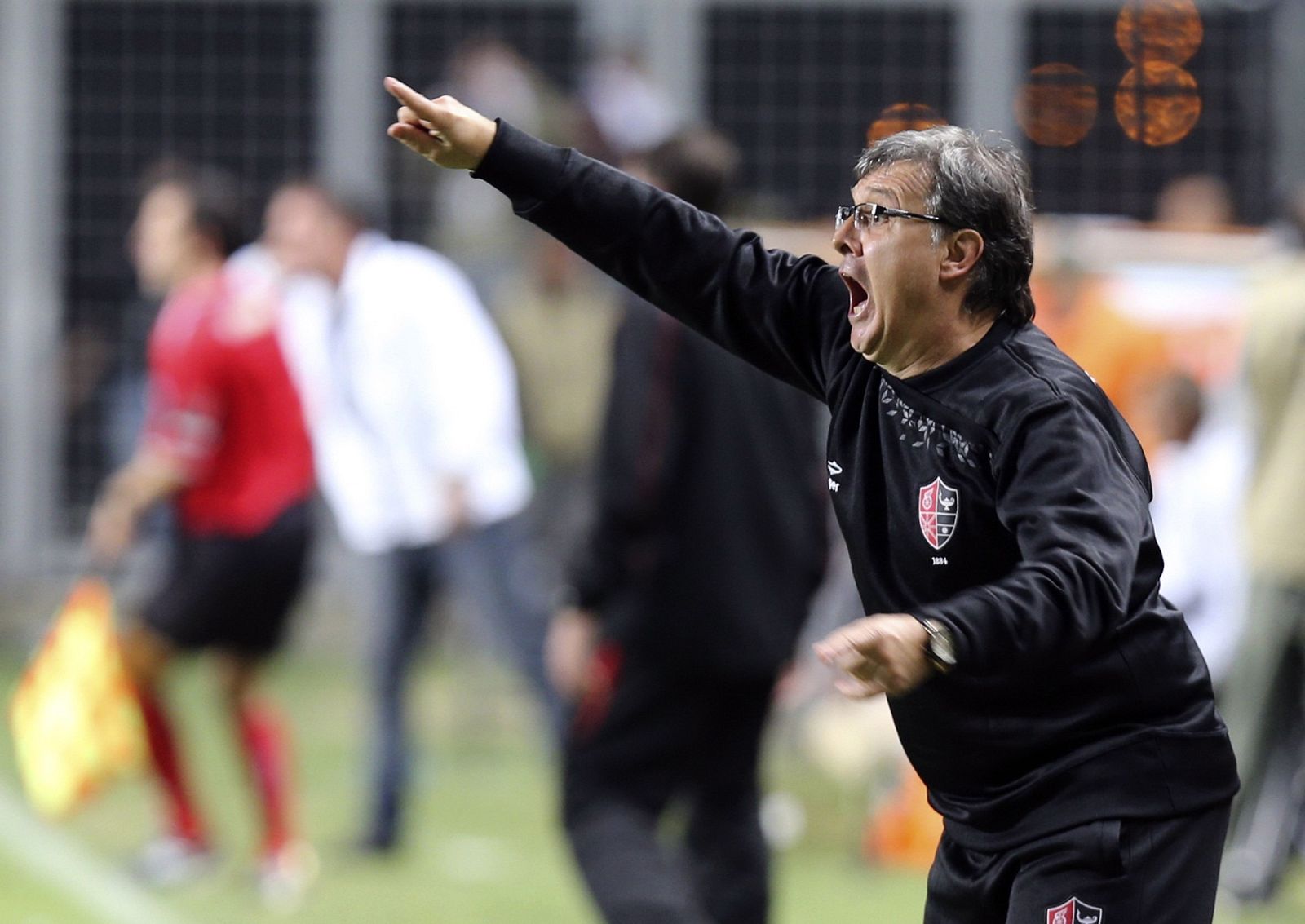 Imagen de Gerardo 'el Tata' Martino dirigiendo un partido de Newell's