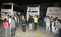 Solidaridad de la población y los médicos con las víctimas del accidente del tren de Santiago